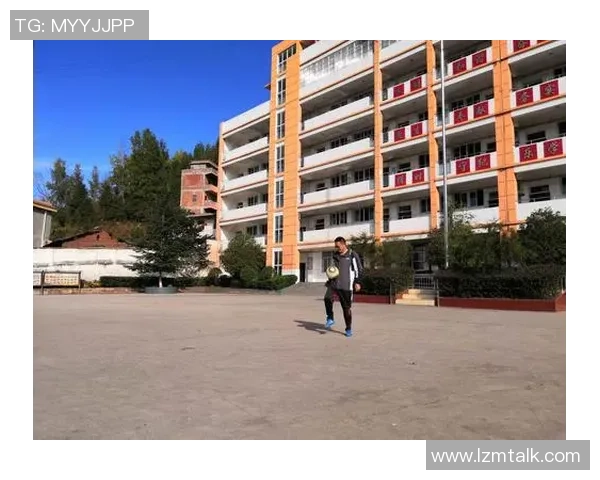 歪歪的足球带来的奇妙冒险与意外惊喜的故事